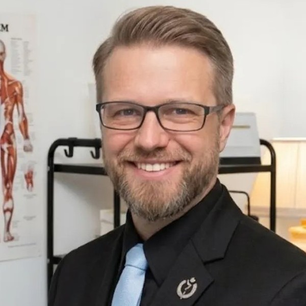 Dr Luke Iggulden